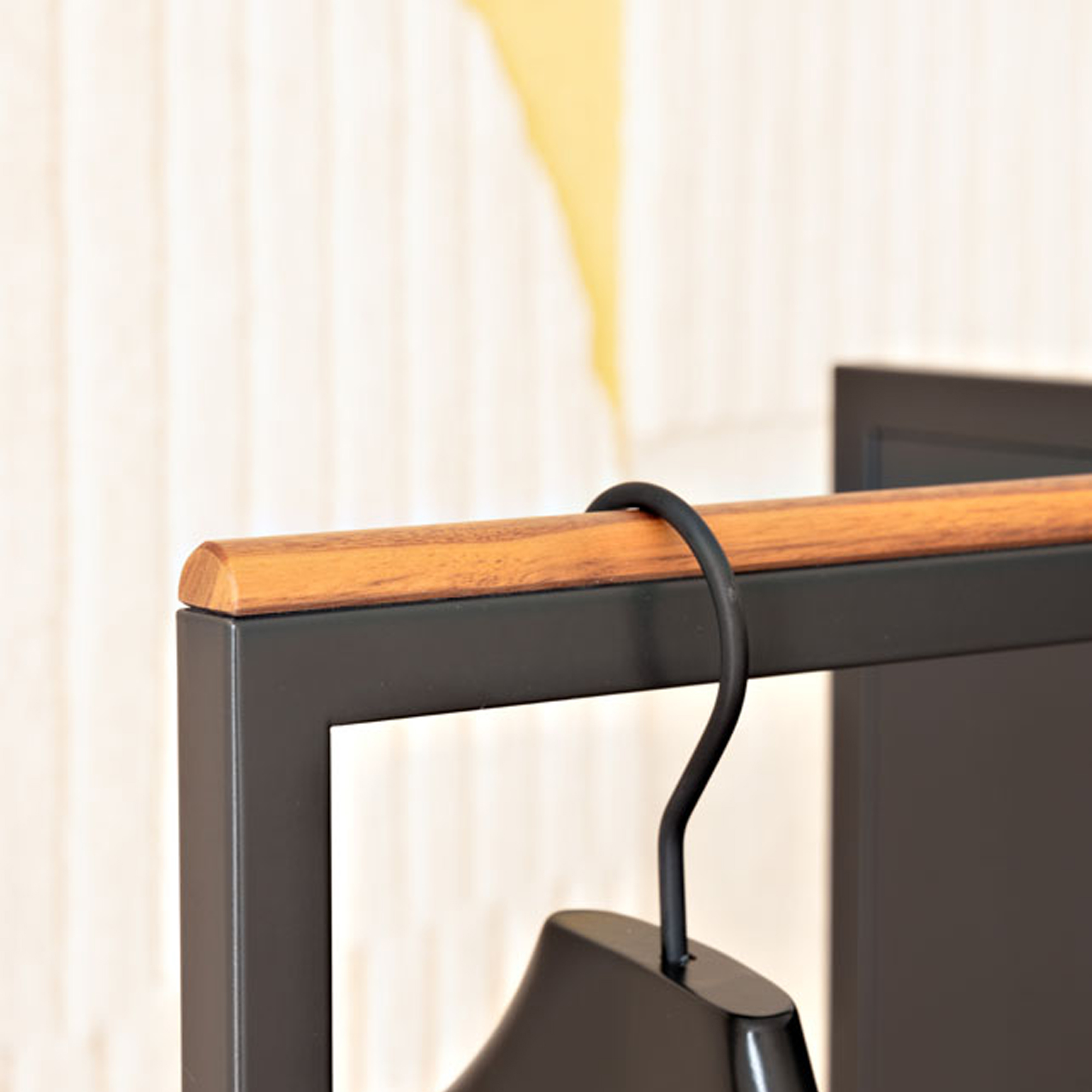 Skid Garderobenständer