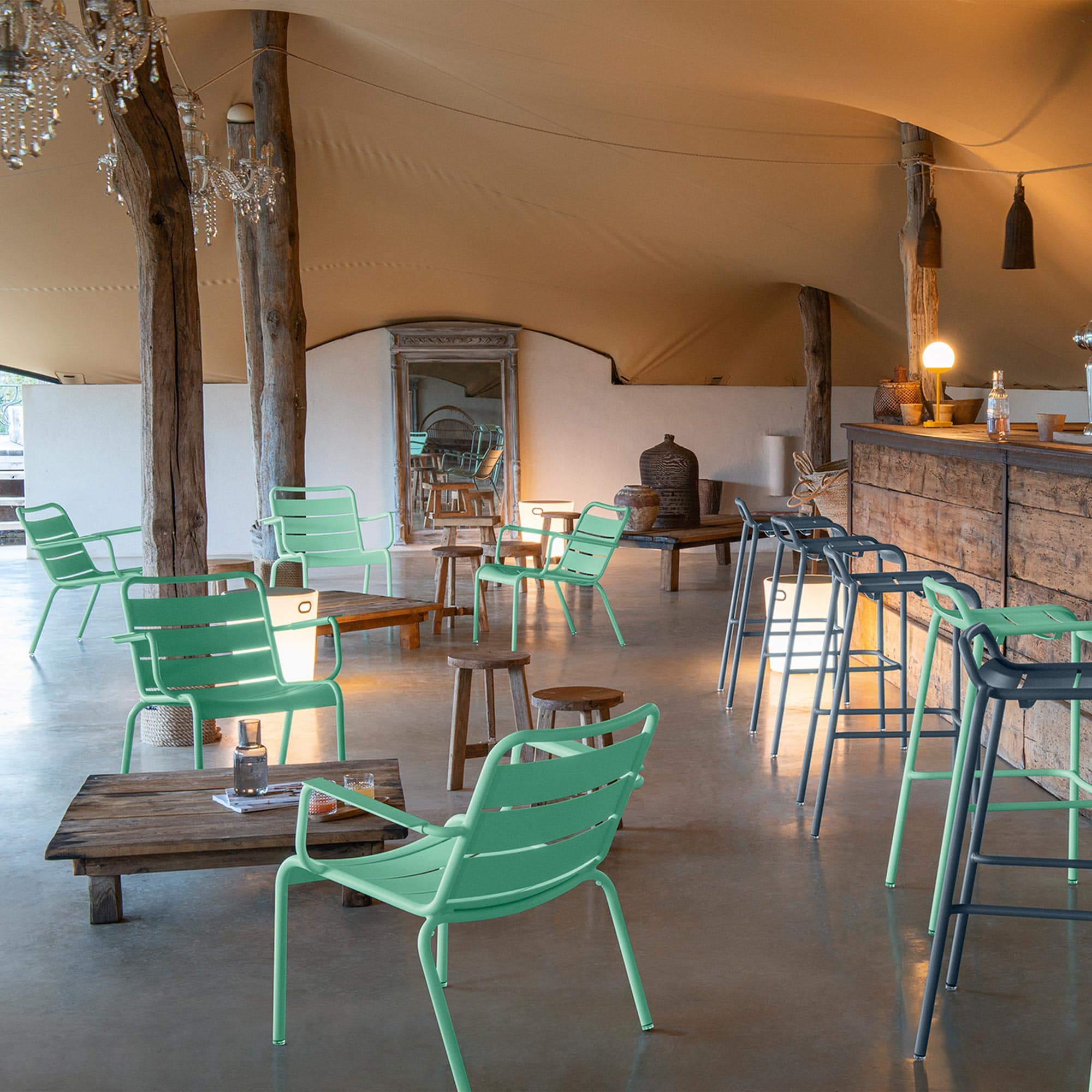 Luxembourg tiefer Sessel mit Armlehnen