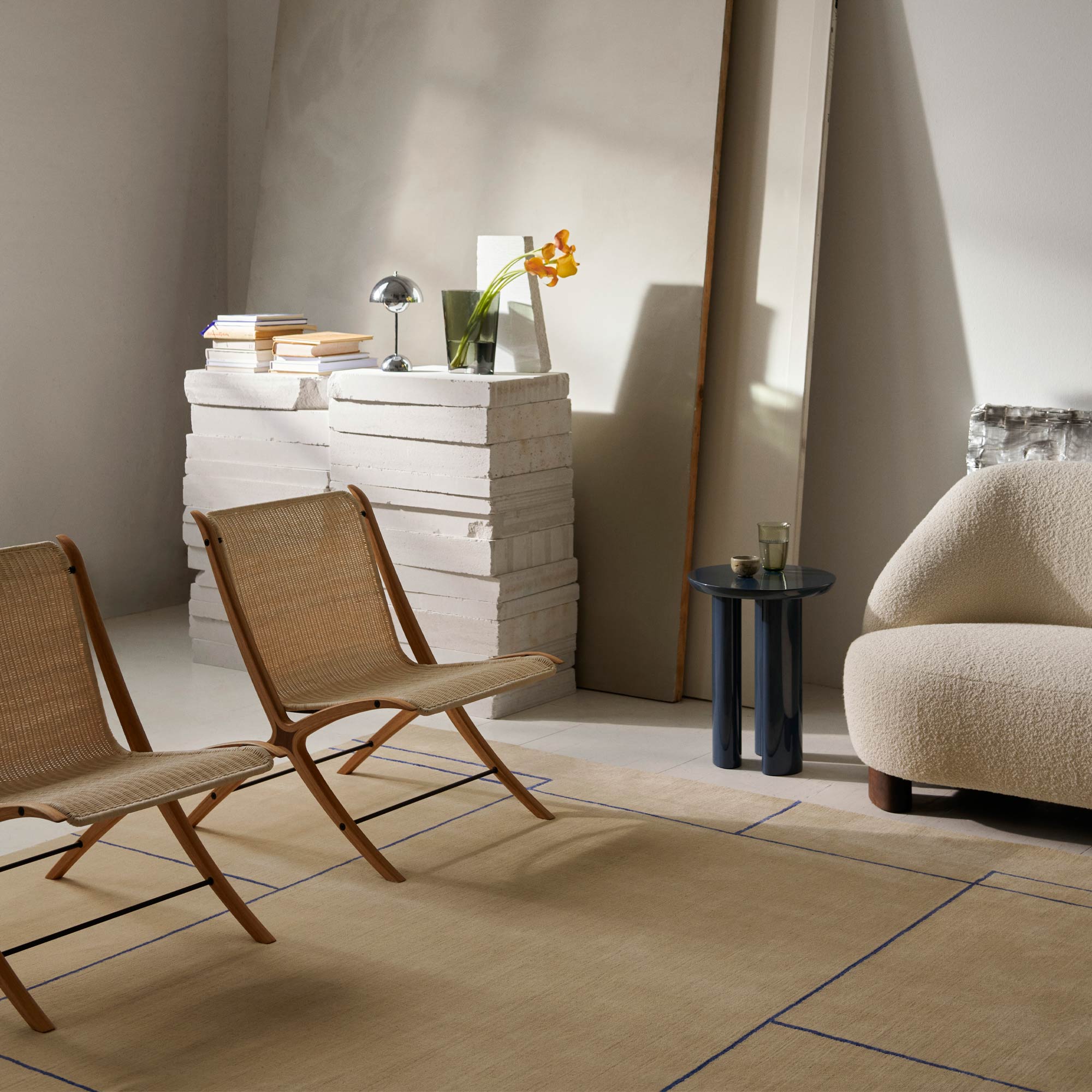 X HM10 Lounge Chair