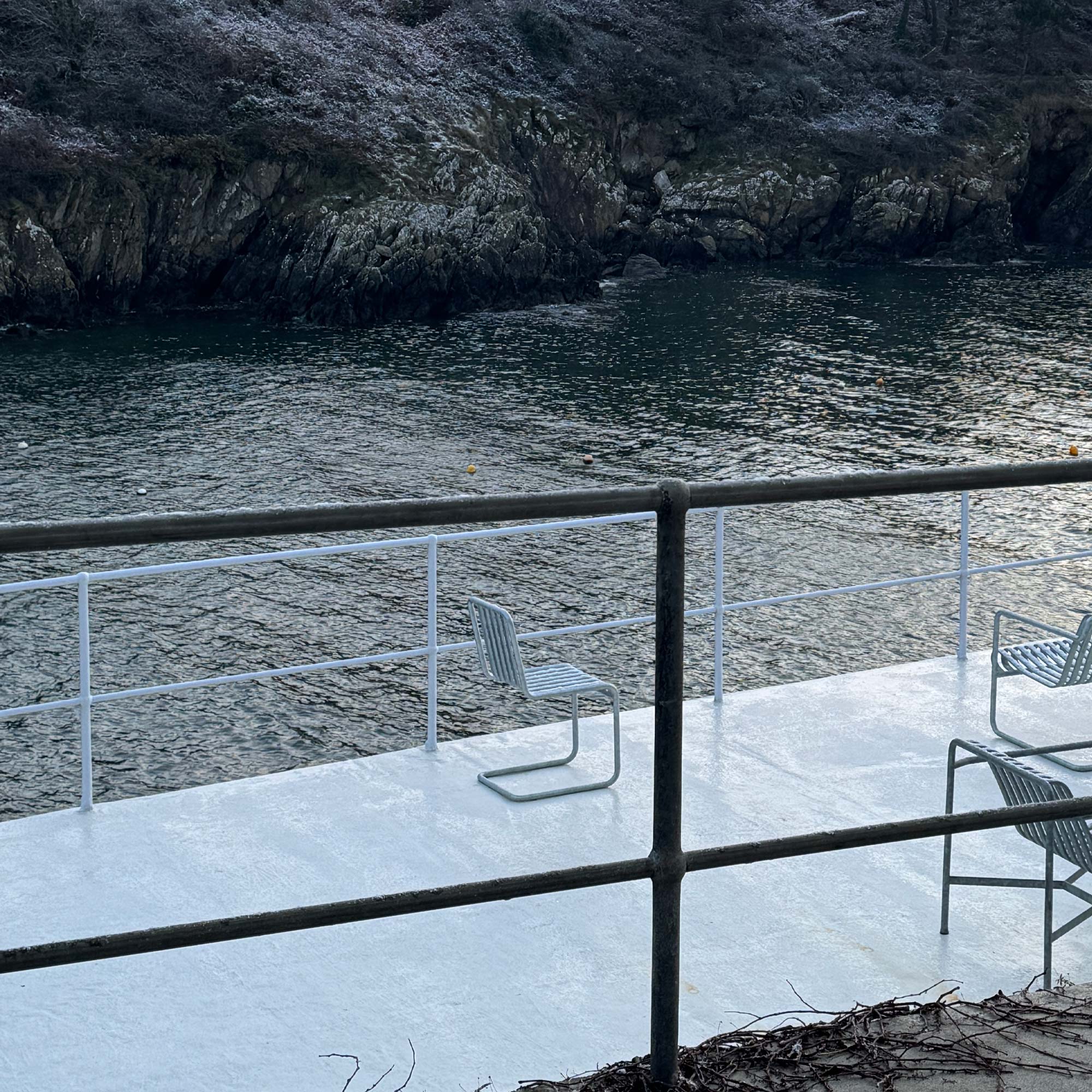 Palissade Cantilever Chair Stuhl