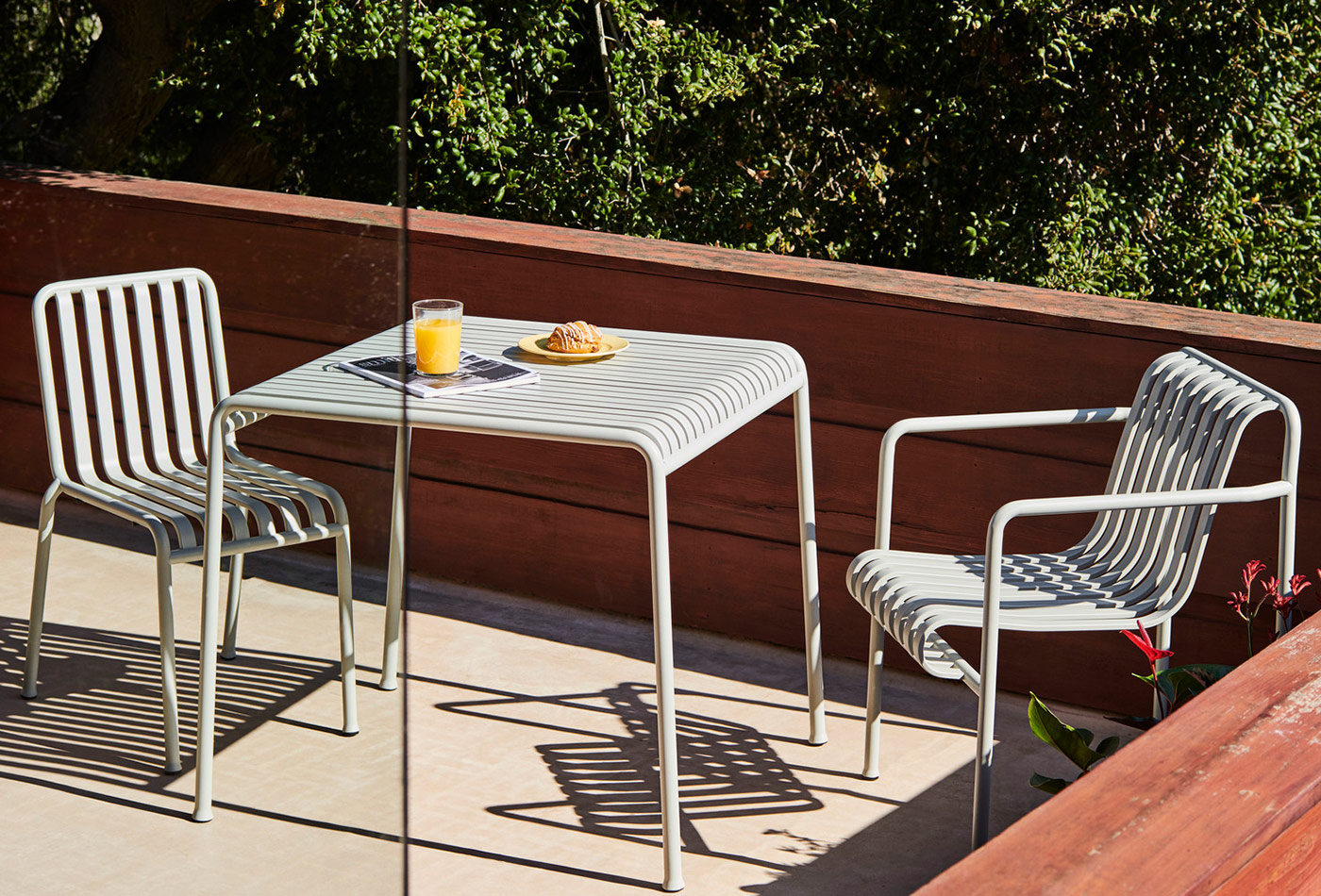 Palissade-Chair_Palissade-Table_Palissade-Lounge-Chair-Low_sky-grey-2